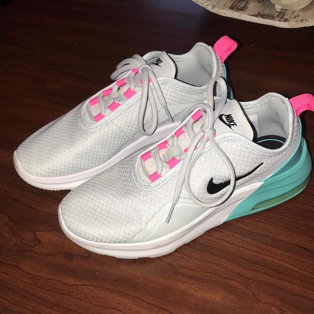 Nike Air Max Motion 2